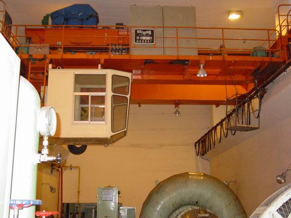 Metallurgical explosion-proof crane